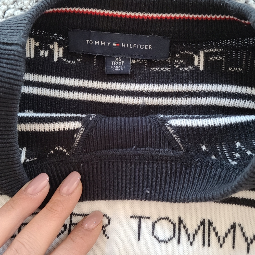 clothes - Picture 2 of 2